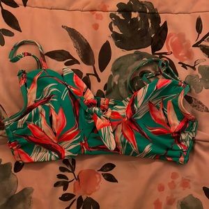 I am selling this bikini top. It’s tropical colors, it’s a size medium